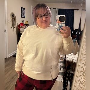 Cute Winter White Super Soft Sweater with Zippers 🍂